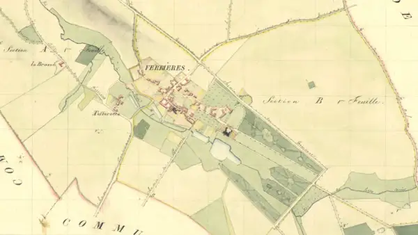 Extrait du géoportail cadastre 1970 : carte ancienne du village de Ferrières, avec ses parcelles, chemins et cours d'eau.